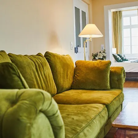 Gutshotel Baron Knyphausen * Eltville am Rhein