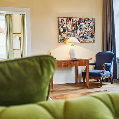 Gutshotel Baron Knyphausen Szálloda 2*