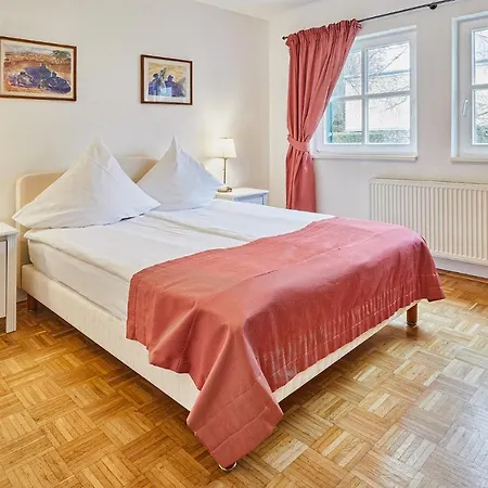 Gutshotel Baron Knyphausen 2*