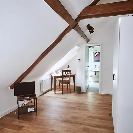 Gutshotel Baron Knyphausen Szálloda 2*