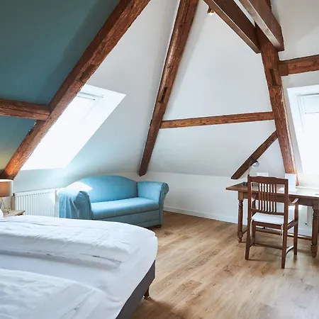 Gutshotel Baron Knyphausen Hotel *