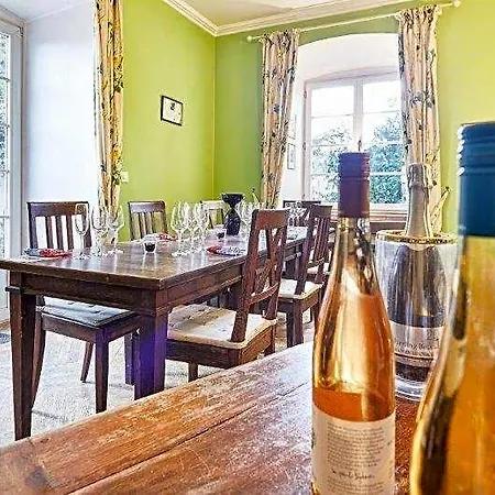 Gutshotel Baron Knyphausen 2*