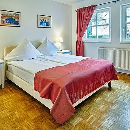 Gutshotel Baron Knyphausen 2*