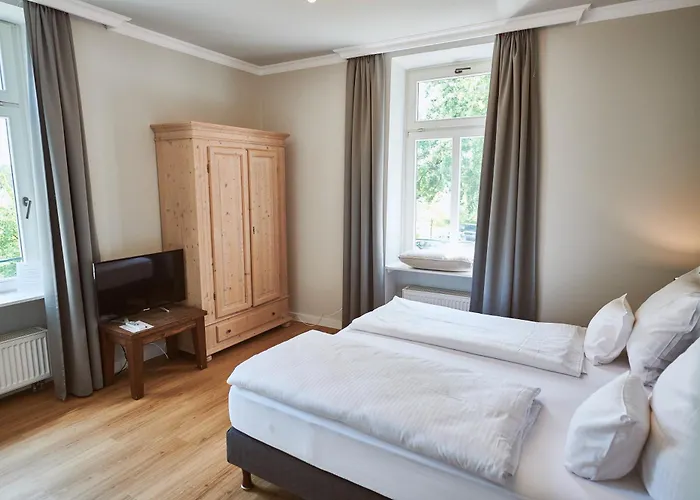 Gutshotel Baron Knyphausen 2*